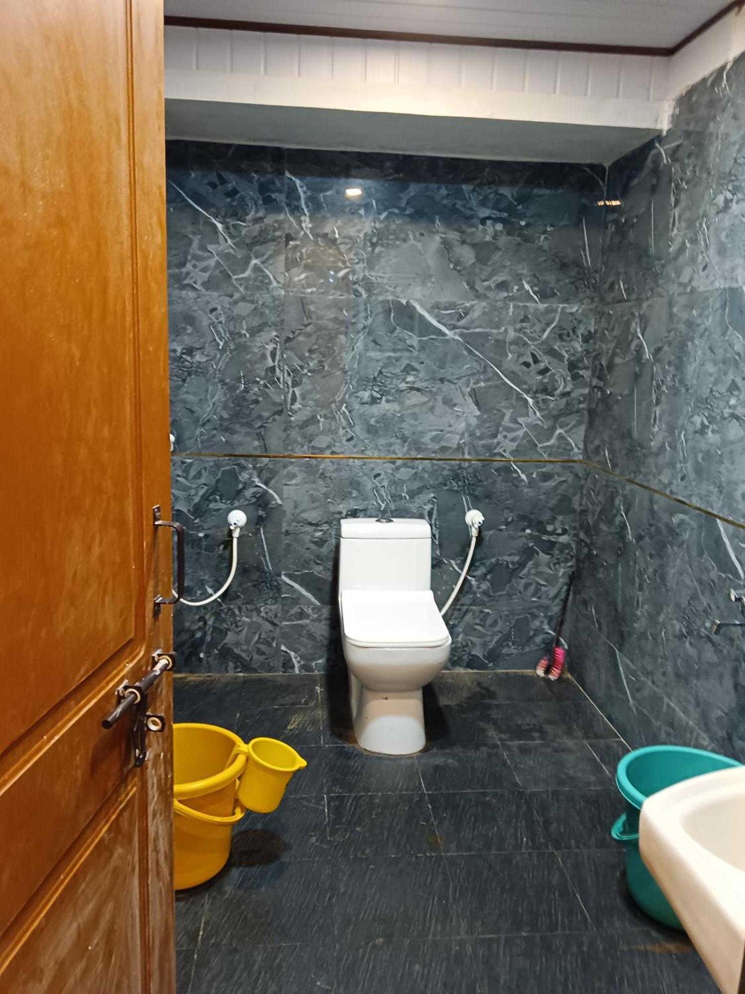 Ratnakar Arundekar Home Stay In Beach Side Ac Room Гокарна Екстериор снимка